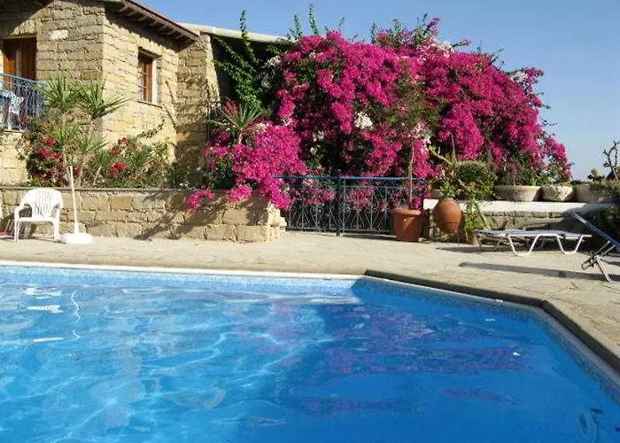 Cyprus Villages Hotell 2*