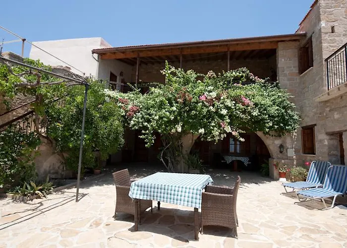 מלון Cyprus Villages